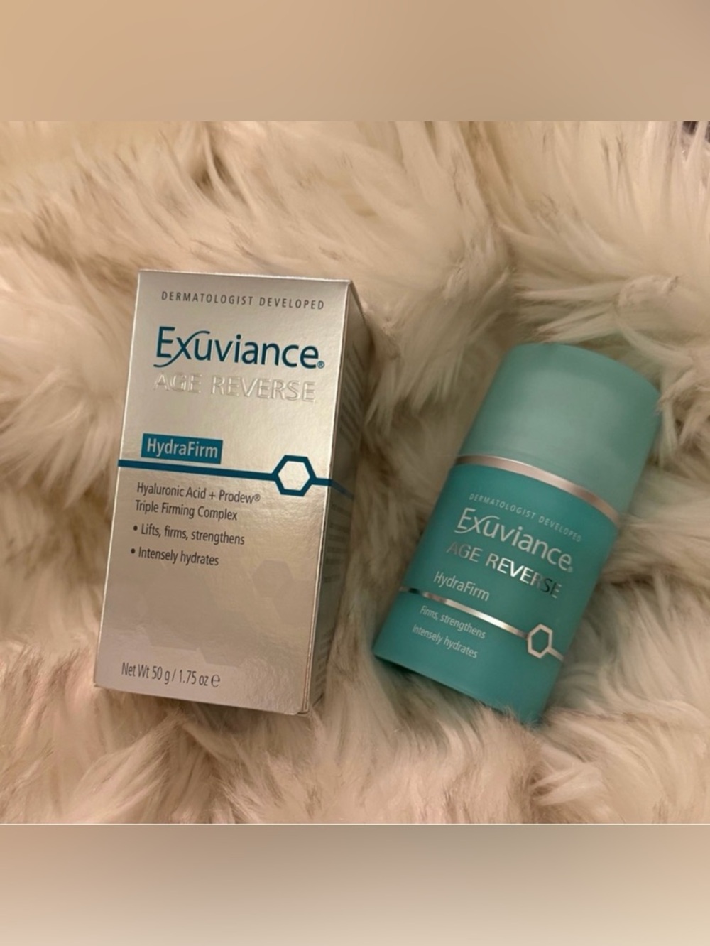 Exuviance Age Reverse 
HydraFirm Face Moisturizer
